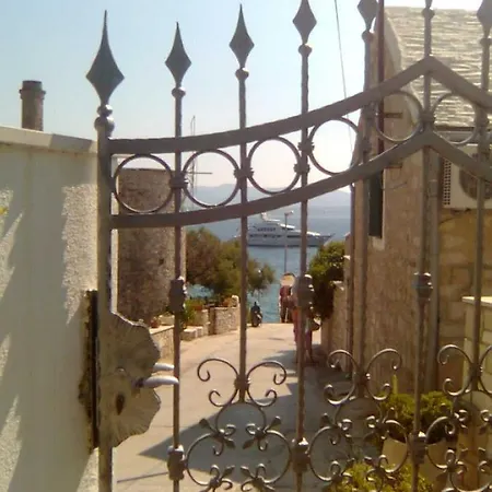 In With Sea View, Balcony, Air Conditioning, Wi-fi