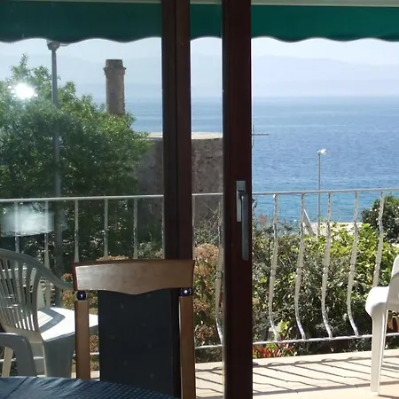 In With Sea View, Balcony, Air Conditioning, Wi-fi Apartmán