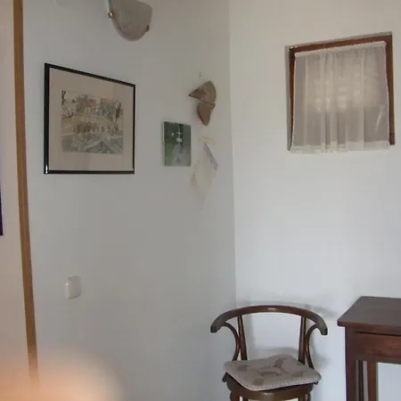 Apartmán In With Sea View, Balcony, Air Conditioning, Wi-fi